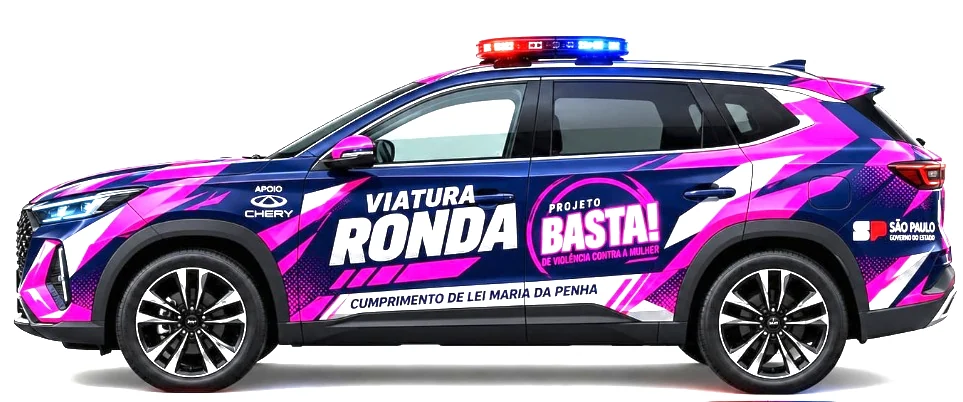 Viatura Ronda do Projeto BASTA!, SUV Chery Tiggo 7 com adesivagem azul-marinho e rosa, giroflex e a inscrição Cumprimento de Lei Maria da Penha